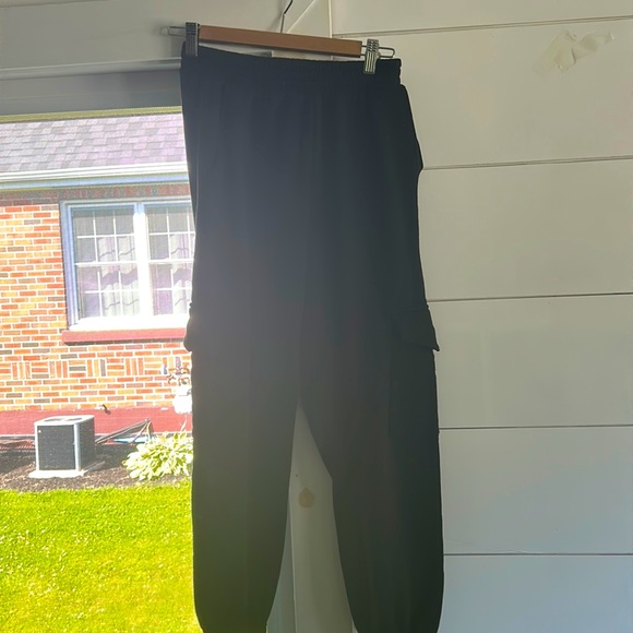 BLACK CARGOS SWEAT PANTS - Picture 1 of 3